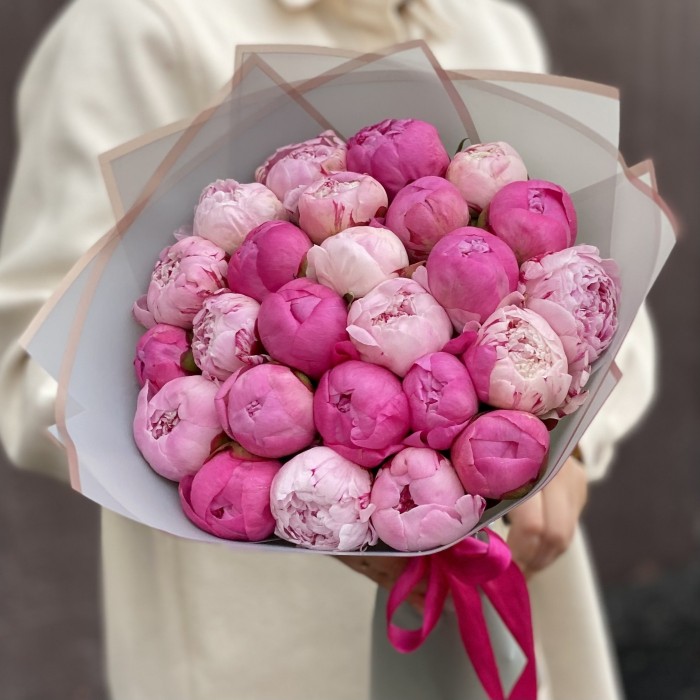 Розовый микс из 25 пионов